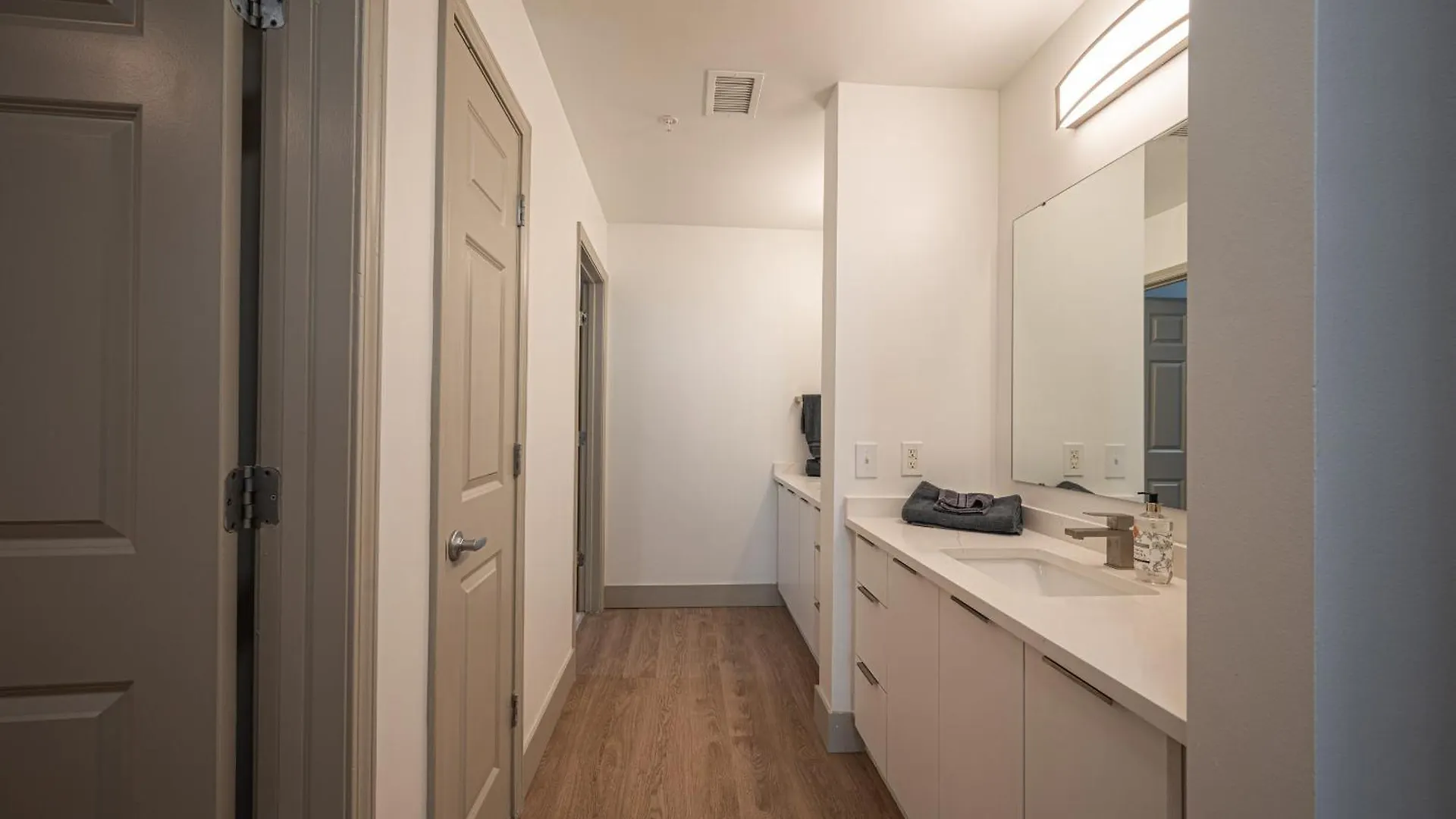 Classy Uptown Darling Charlotte Appartement
